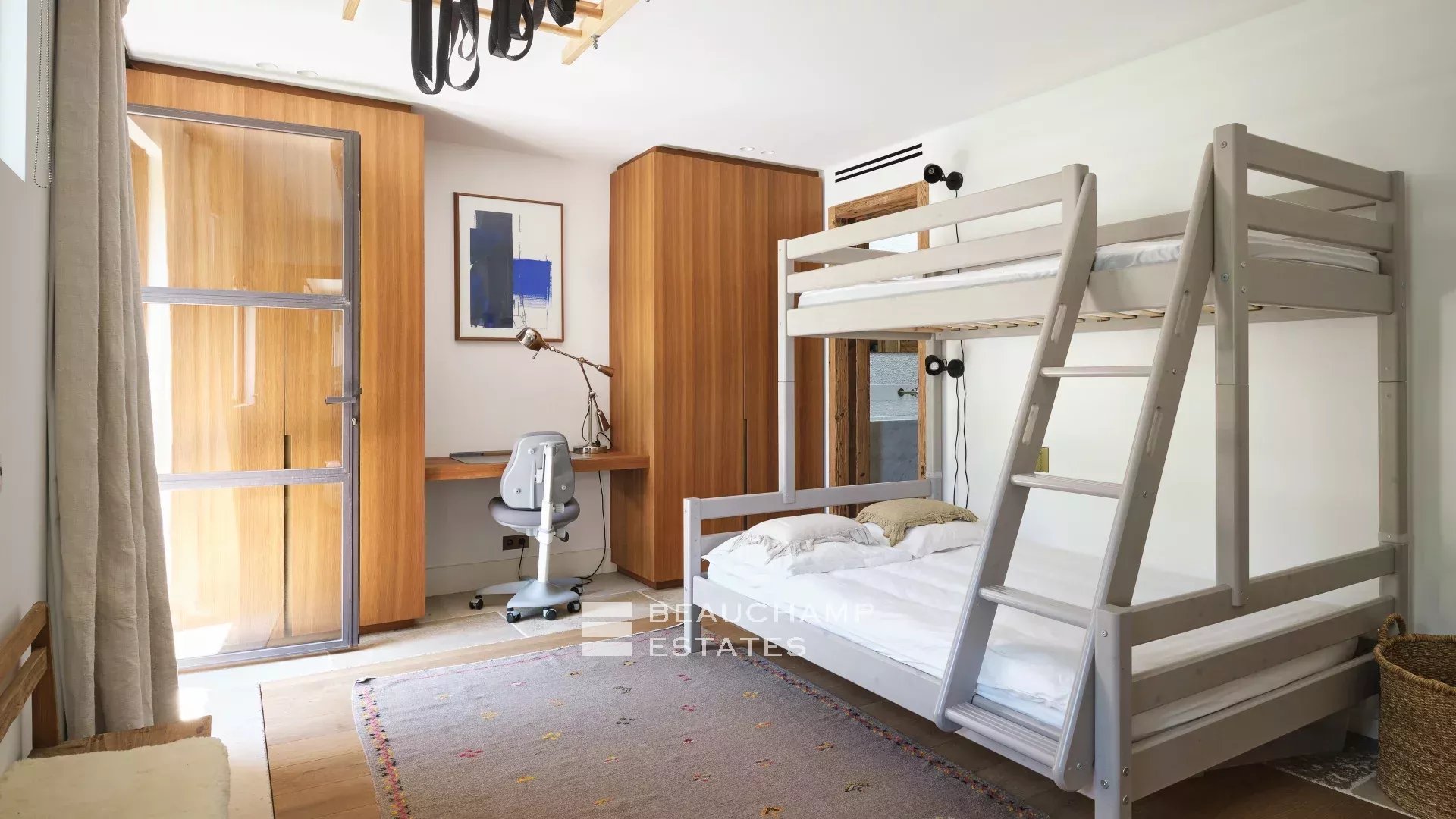 Villa moderne de 3 chambres située proche du centre de Valbonne Modern 3-bedroom villa located near the center of Valbonne