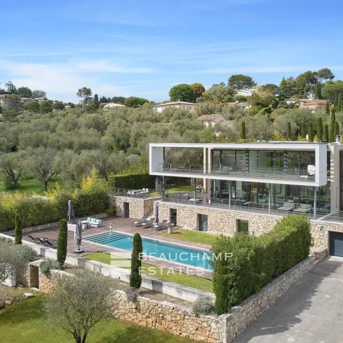 Villa moderne de 6 chambres située dans un quartier résidentiel à proximité de Mougins