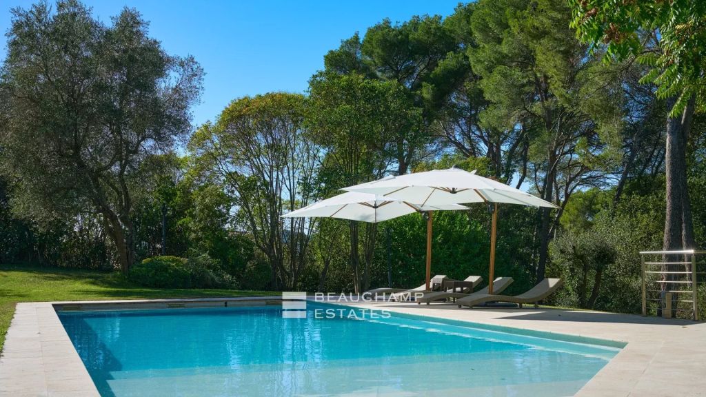 Modern 8-Bedroom Villa Located in the Heart of a Quiet Neighborhood in Mougins