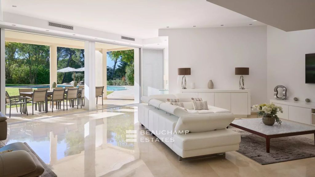 Modern 8-Bedroom Villa Located in the Heart of a Quiet Neighborhood in Mougins