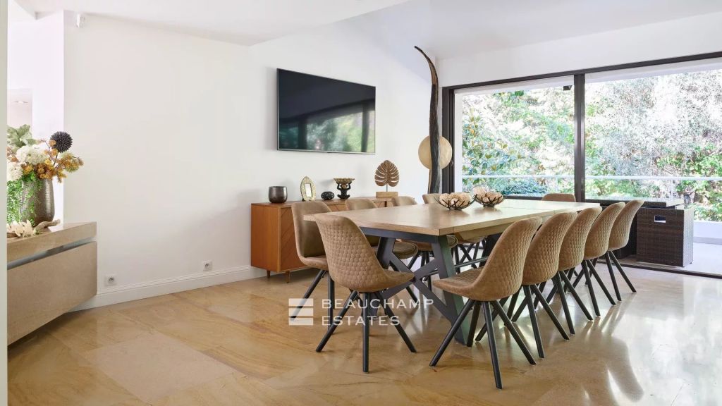 Modern 8-Bedroom Villa Located in the Heart of a Quiet Neighborhood in Mougins