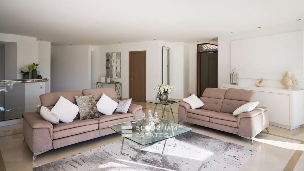 Modern, and peaceful villa with 8 bedrooms in Mougins