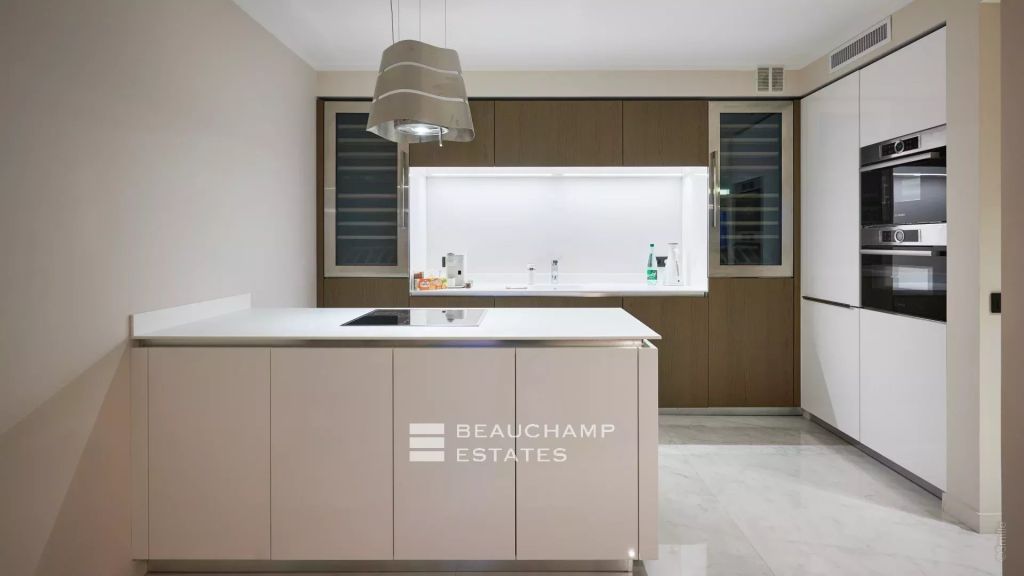 Modern and renovated 3 bedroom apartment – Gray d’Albion Cannes