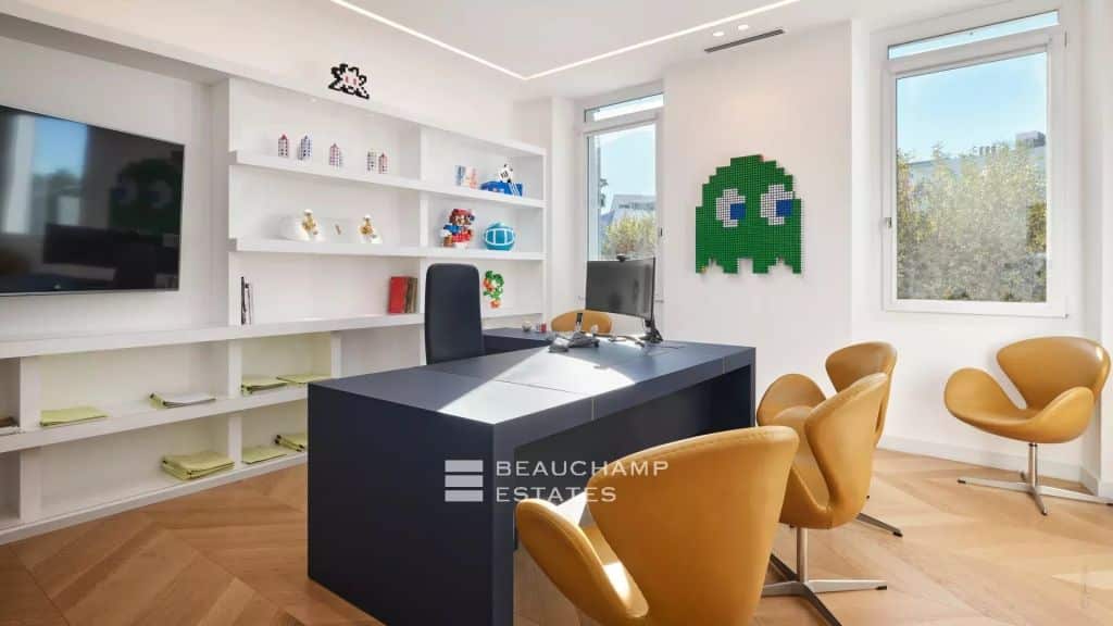 Modern and spacious apartment located in front of the Palais des Festivals