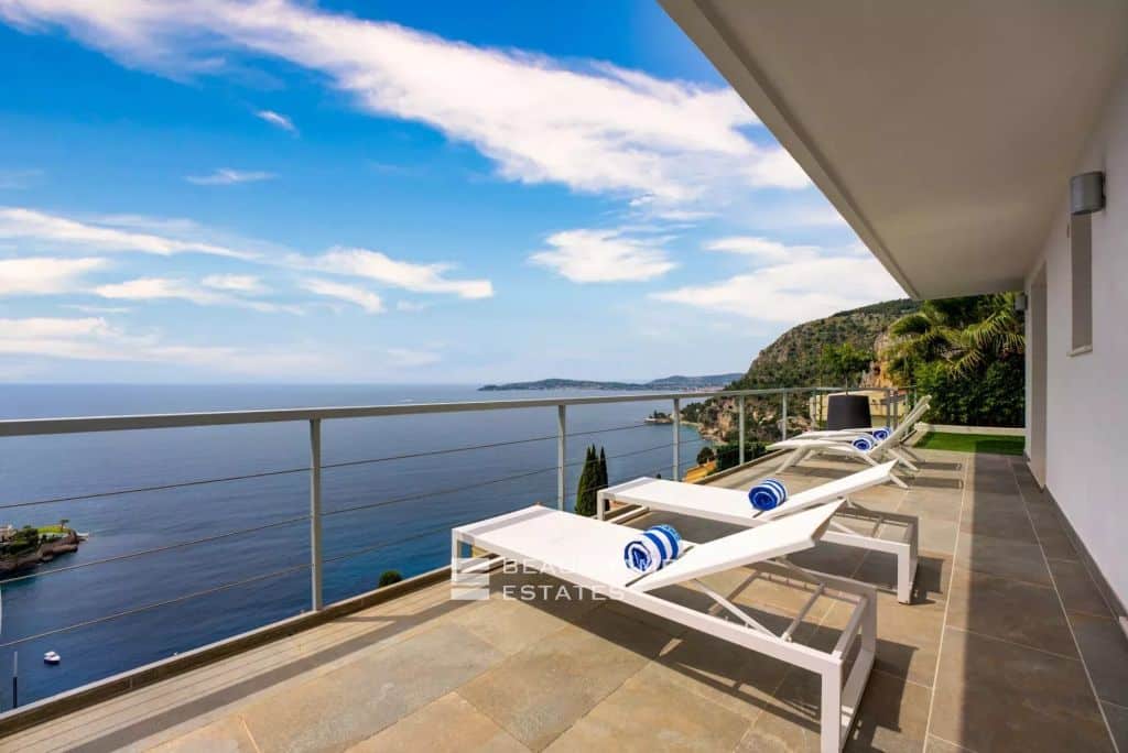 Modern Villa with Panoramic Views – Minutes from Monaco