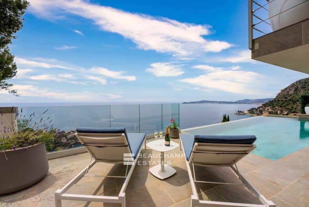 Modern Villa with Panoramic Views – Minutes from Monaco