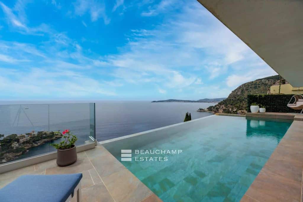 Modern Villa with Panoramic Views – Minutes from Monaco