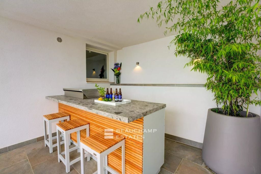 Modern Villa with Panoramic Views – Minutes from Monaco