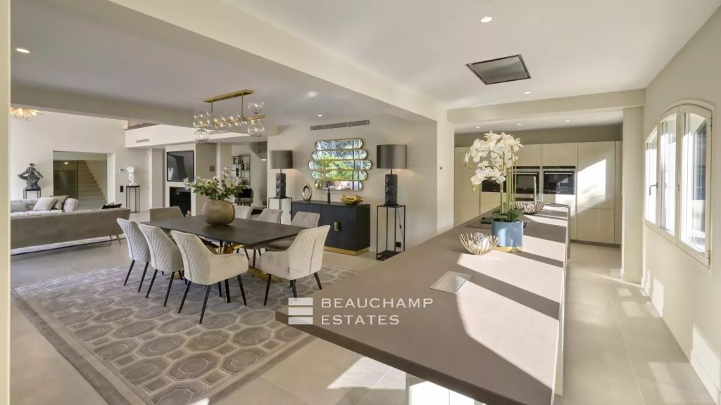 Mougins – Gorgeous renovated villa located in a quiet environment