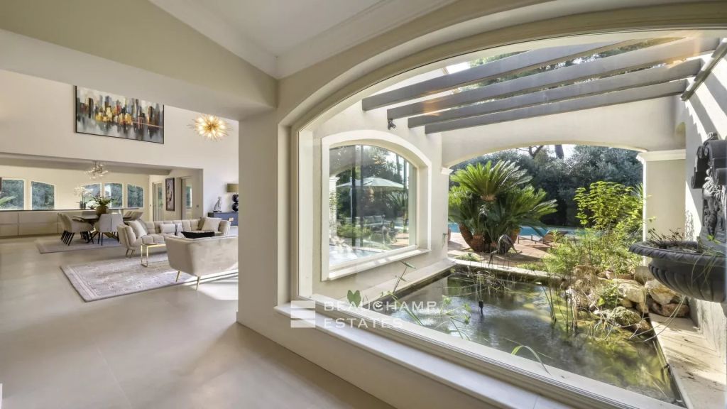 Mougins – Gorgeous renovated villa located in a quiet environment