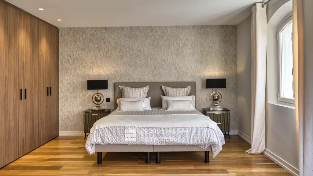 Mougins – Gorgeous renovated villa located in a quiet environment