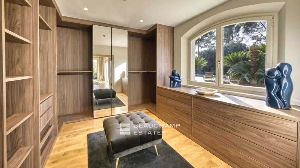 Mougins – Gorgeous renovated villa located in a quiet environment