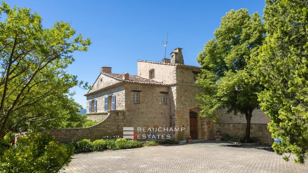 Mougins – Signature Property by Svetchine, in a Highly Sought-After and Peaceful Location