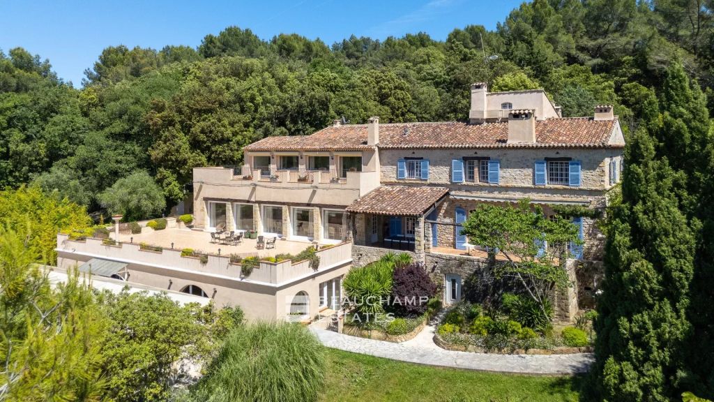 Mougins – Signature Property by Svetchine, in a Highly Sought-After and Peaceful Location