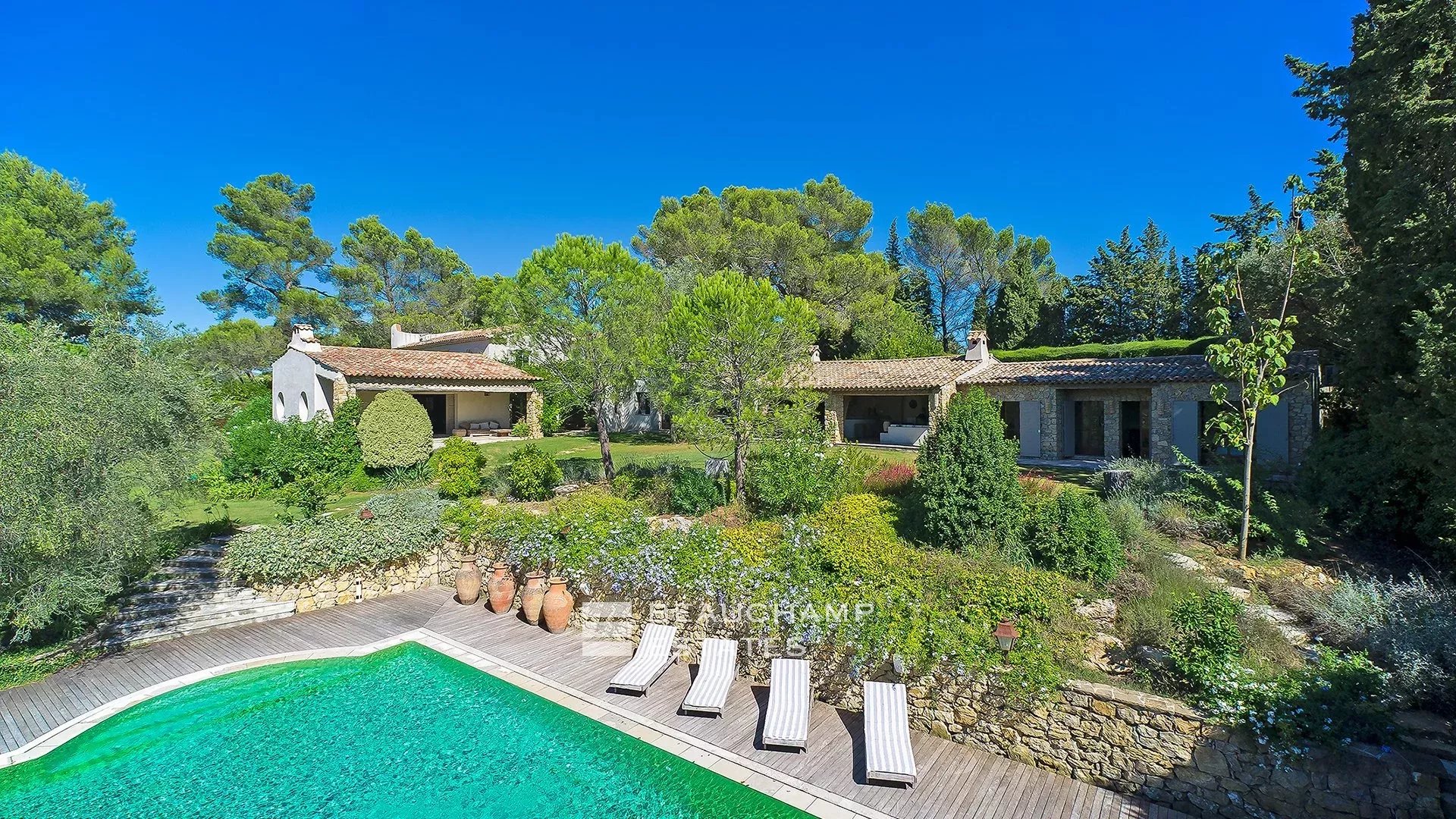 Mas Provençal de 6 chambres avec Tennis à Mougins Mougins – Superb Provençal Mas with 6 bedrooms and private Tennis