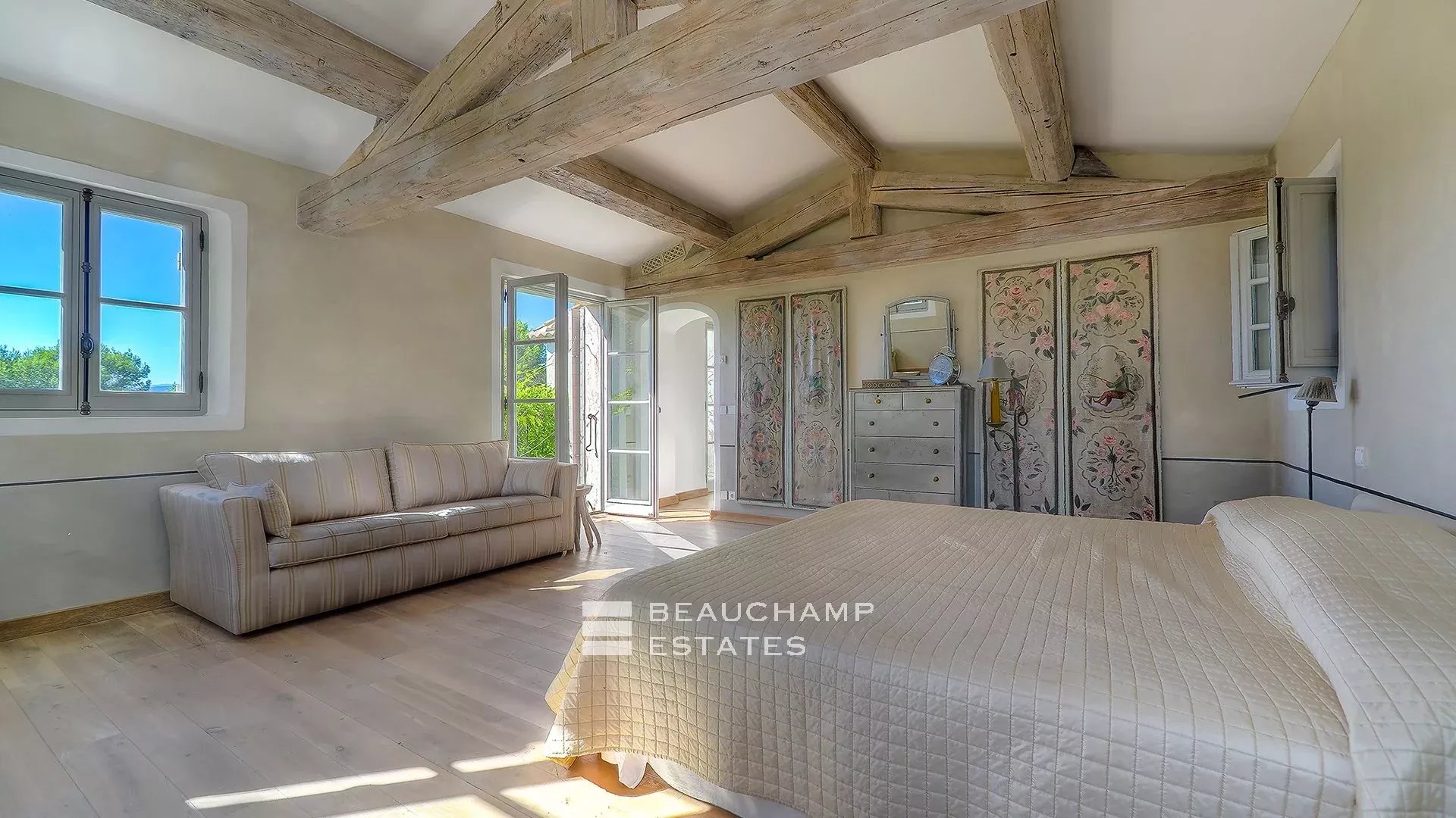 Mas Provençal de 6 chambres avec Tennis à Mougins Mougins – Superb Provençal Mas with 6 bedrooms and private Tennis