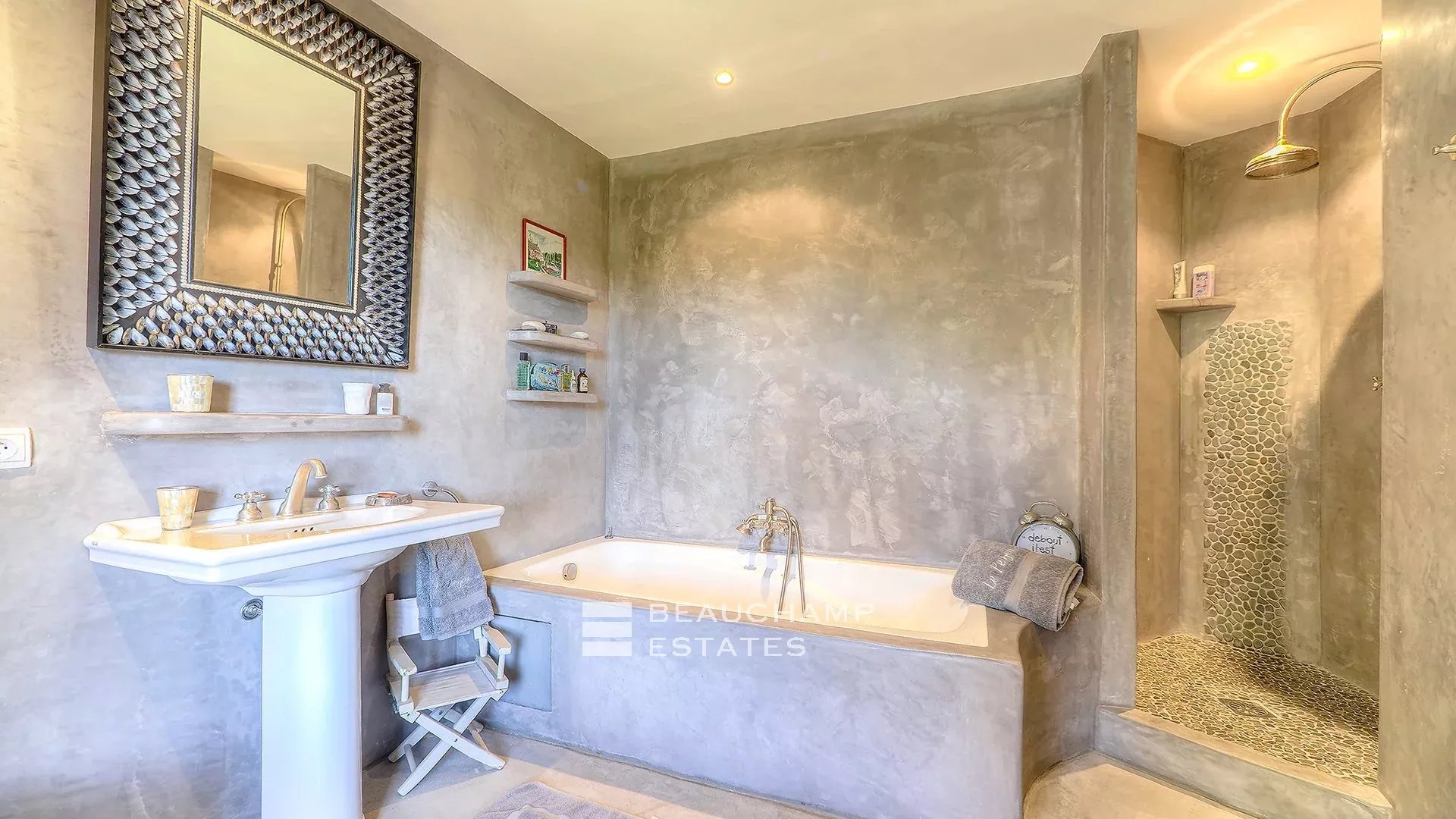 Mas Provençal de 6 chambres avec Tennis à Mougins Mougins – Superb Provençal Mas with 6 bedrooms and private Tennis