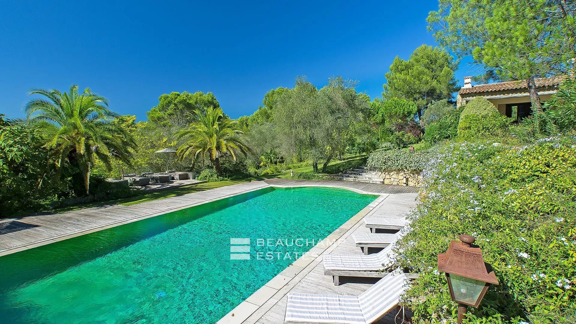Mas Provençal de 6 chambres avec Tennis à Mougins Mougins – Superb Provençal Mas with 6 bedrooms and private Tennis