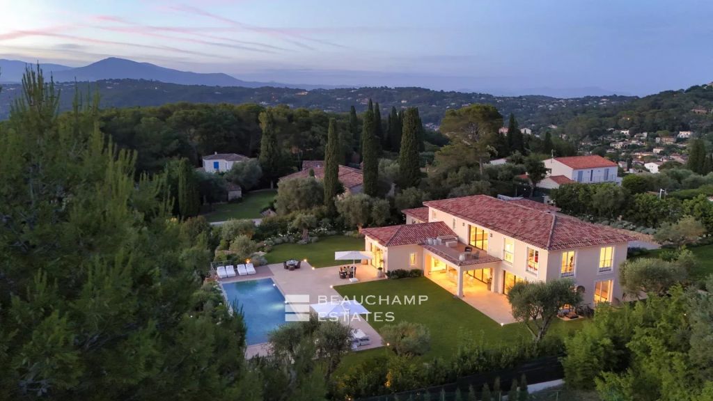 Mougins – Villa with panoramic view with pool