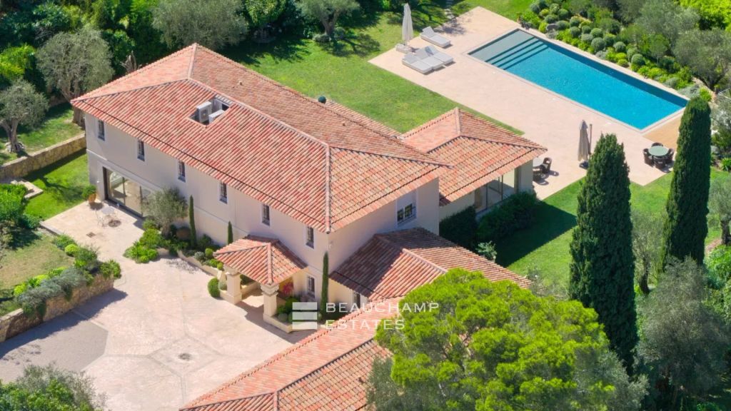 Mougins – Villa with panoramic view with pool