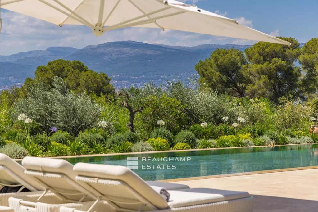 Mougins – Villa with panoramic view with pool