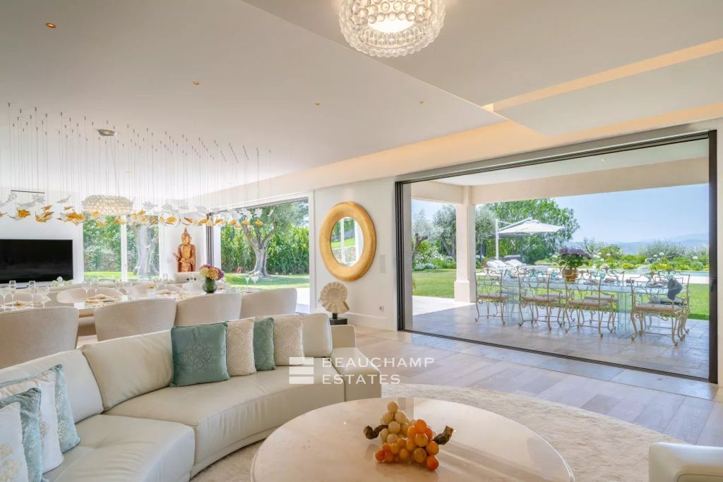 Mougins – Villa with panoramic view with pool