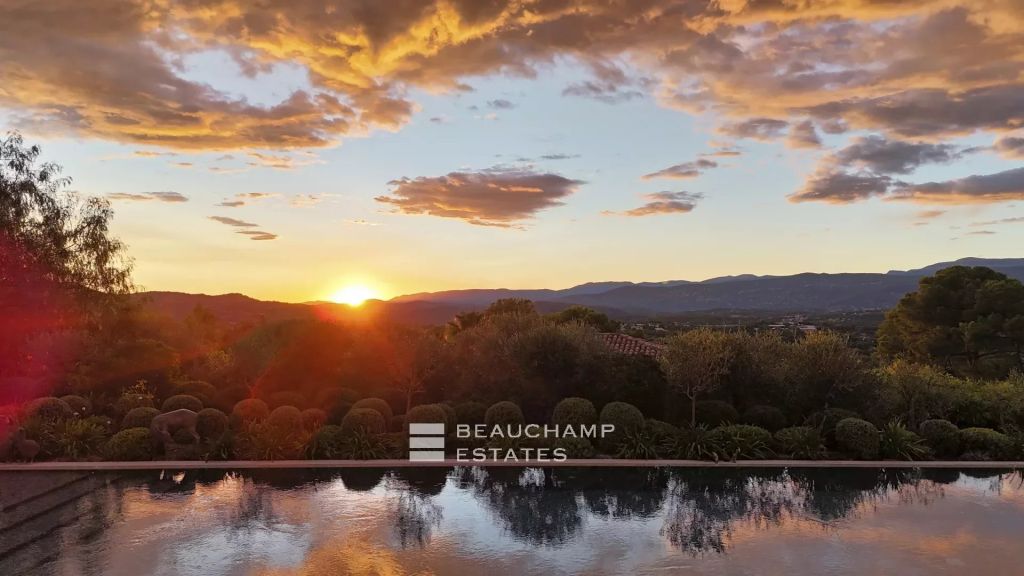 Mougins – Villa with panoramic view with pool