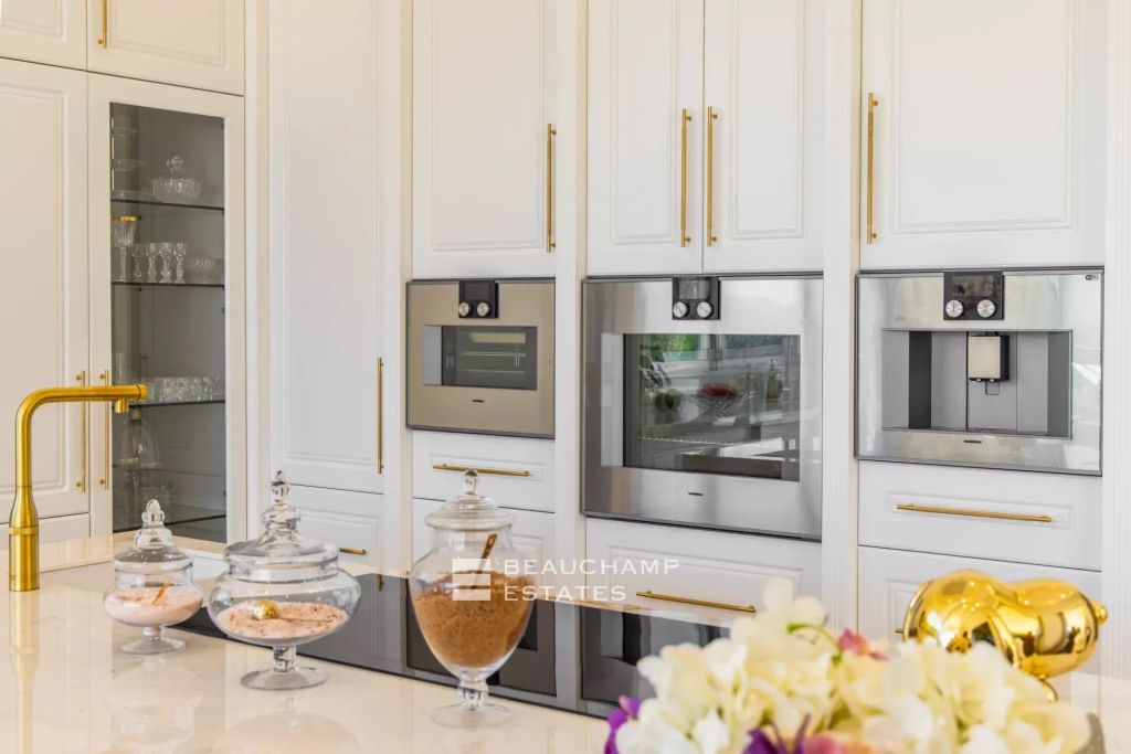 Mougins – Villa with panoramic view with pool