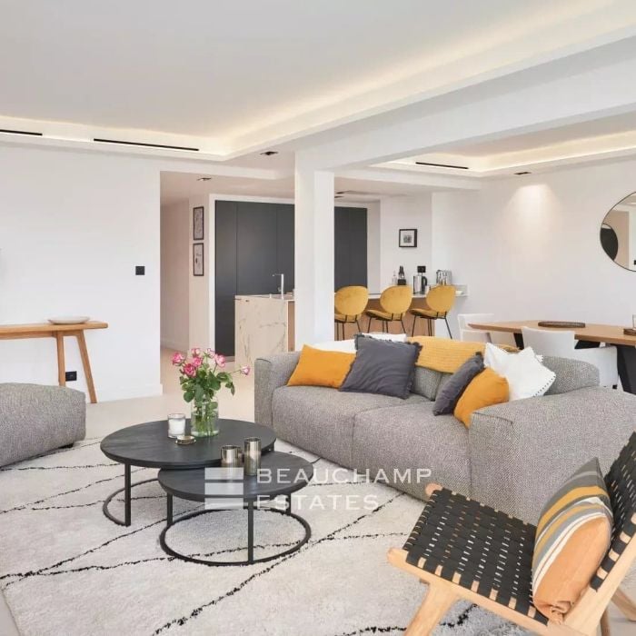 Luxury Penthouse with Panoramic Sea Views – Cannes Palm Beach