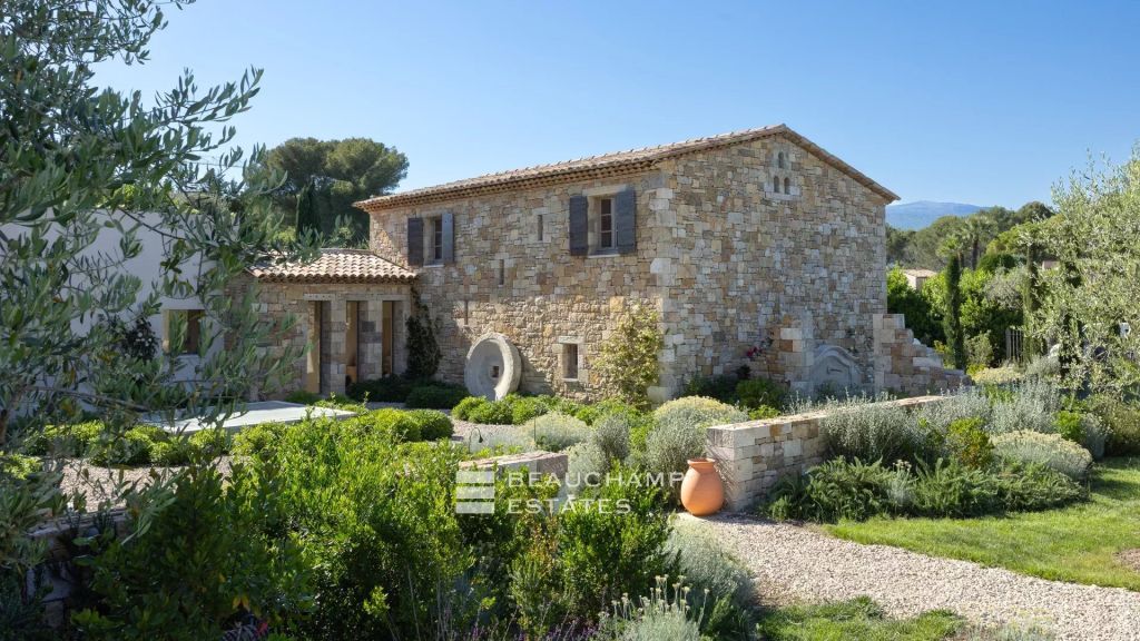 Neo-Provencal 6-Bedroom Family Property with Cinema and Game Room in the Heart of a Residential Area of Mouans-Sartoux