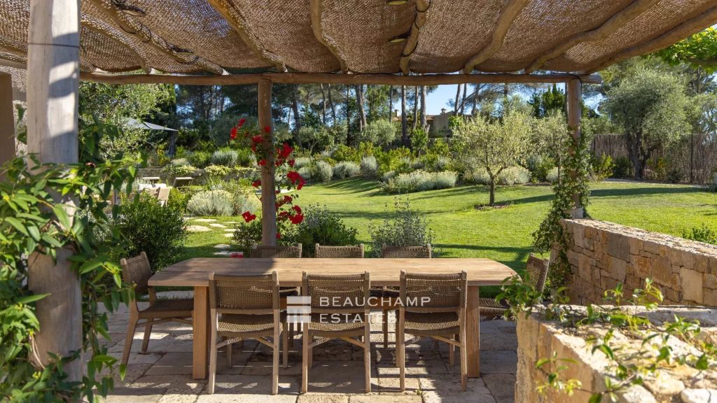 Neo-Provencal 6-Bedroom Family Property with Cinema and Game Room in the Heart of a Residential Area of Mouans-Sartoux