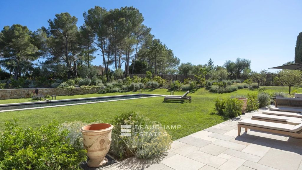 Neo-Provencal 6-Bedroom Family Property with Cinema and Game Room in the Heart of a Residential Area of Mouans-Sartoux
