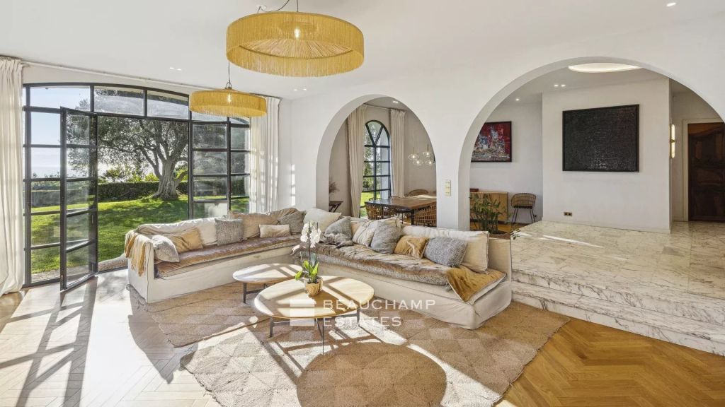 Neo-provençal 6-bedroom villa with panoramic sea views – Cannes