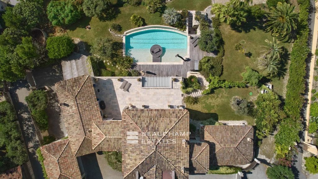 Neo-Provencal villa with 5 bedrooms in Mougins with sea view and pool, cinema, gym, sauna