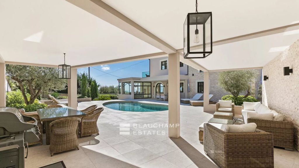Neo-Provencal villa with 5 bedrooms on the heights of Cannes