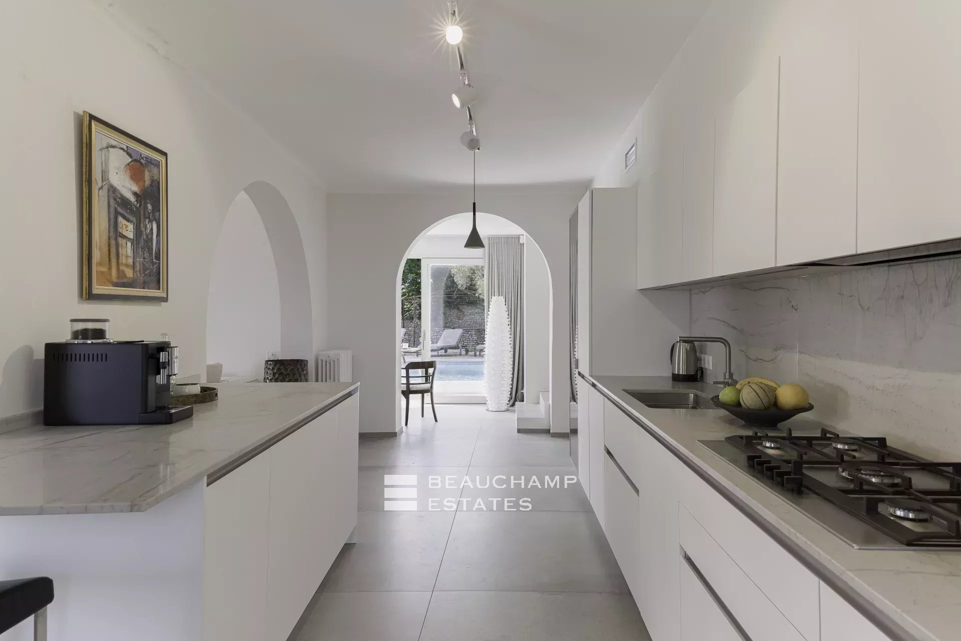 Villa néo-provençale de 7 chambres avec vue époustouflante sur le village de de Saint Paul de Vence Neo-Provençal villa with 7 bedrooms and breathtaking views of the village of Saint Paul de Vence