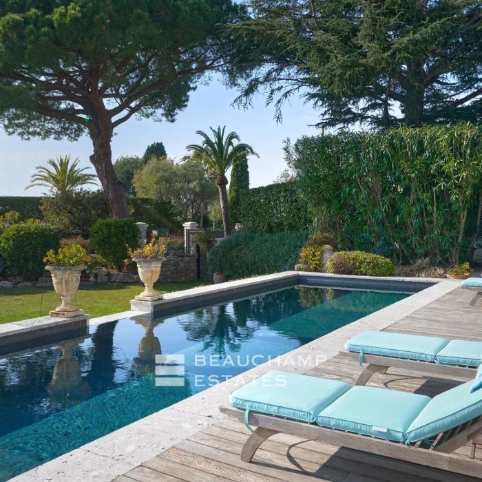 Cap d’Antibes – sea view villa with swimming pool within walking distance to beaches and shops