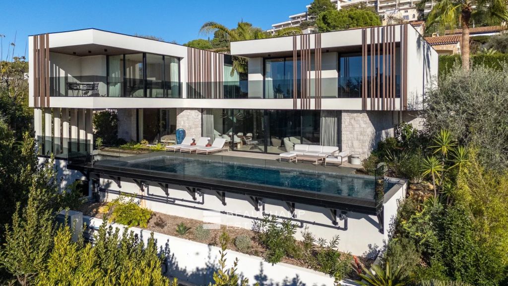 New contemporary villa with sea view – Le Cannet