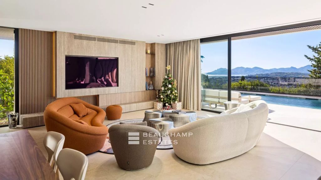 New contemporary villa with sea view – Le Cannet