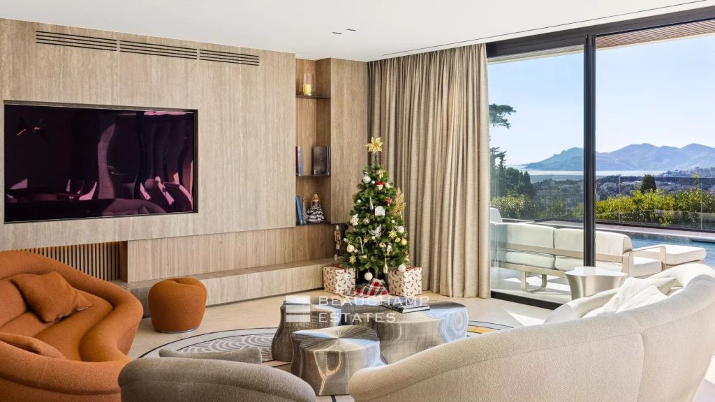 New contemporary villa with sea view – Le Cannet