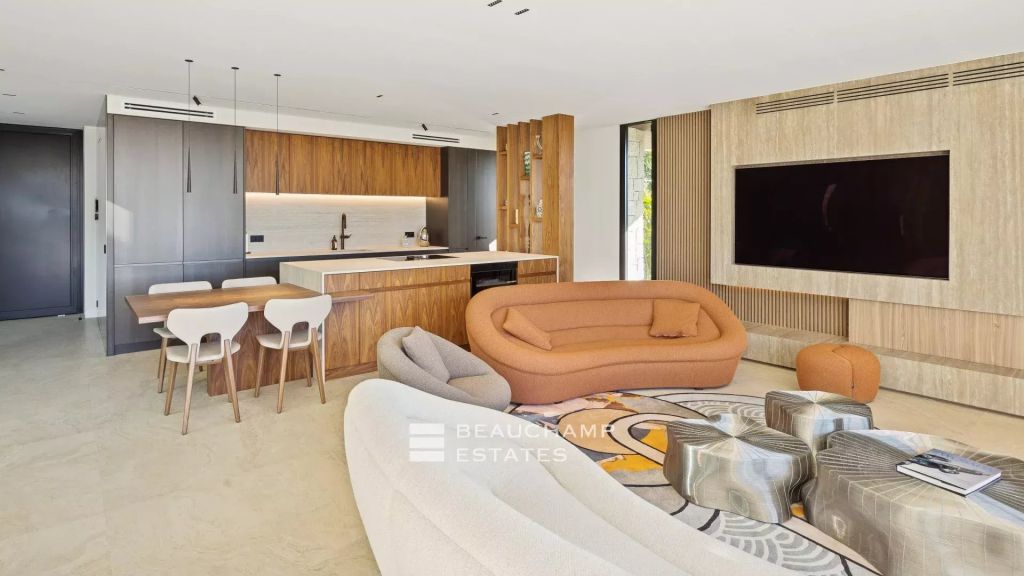 New contemporary villa with sea view – Le Cannet