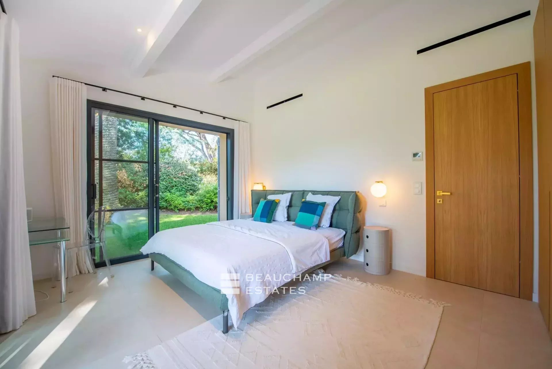 New villa in the heart of the Parcs of Saint-Tropez New villa in the heart of the Parcs of Saint-Tropez