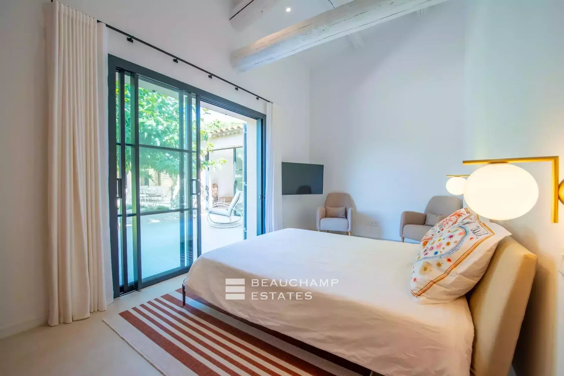 New villa in the heart of the Parcs of Saint-Tropez New villa in the heart of the Parcs of Saint-Tropez