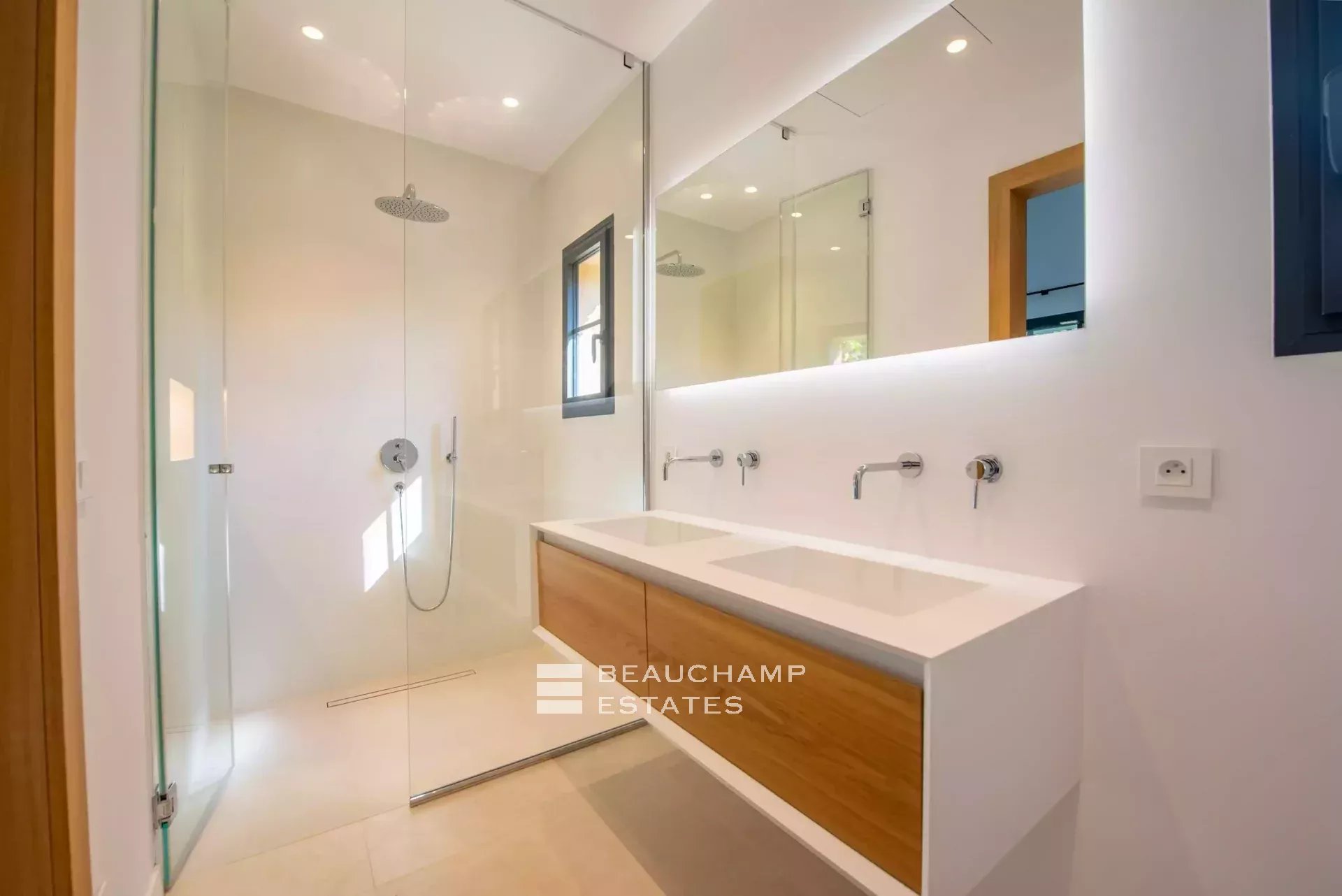 New villa in the heart of the Parcs of Saint-Tropez New villa in the heart of the Parcs of Saint-Tropez