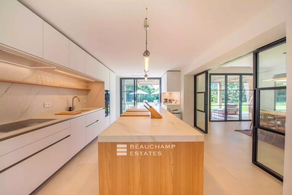 New villa in the heart of the Parcs of Saint-Tropez