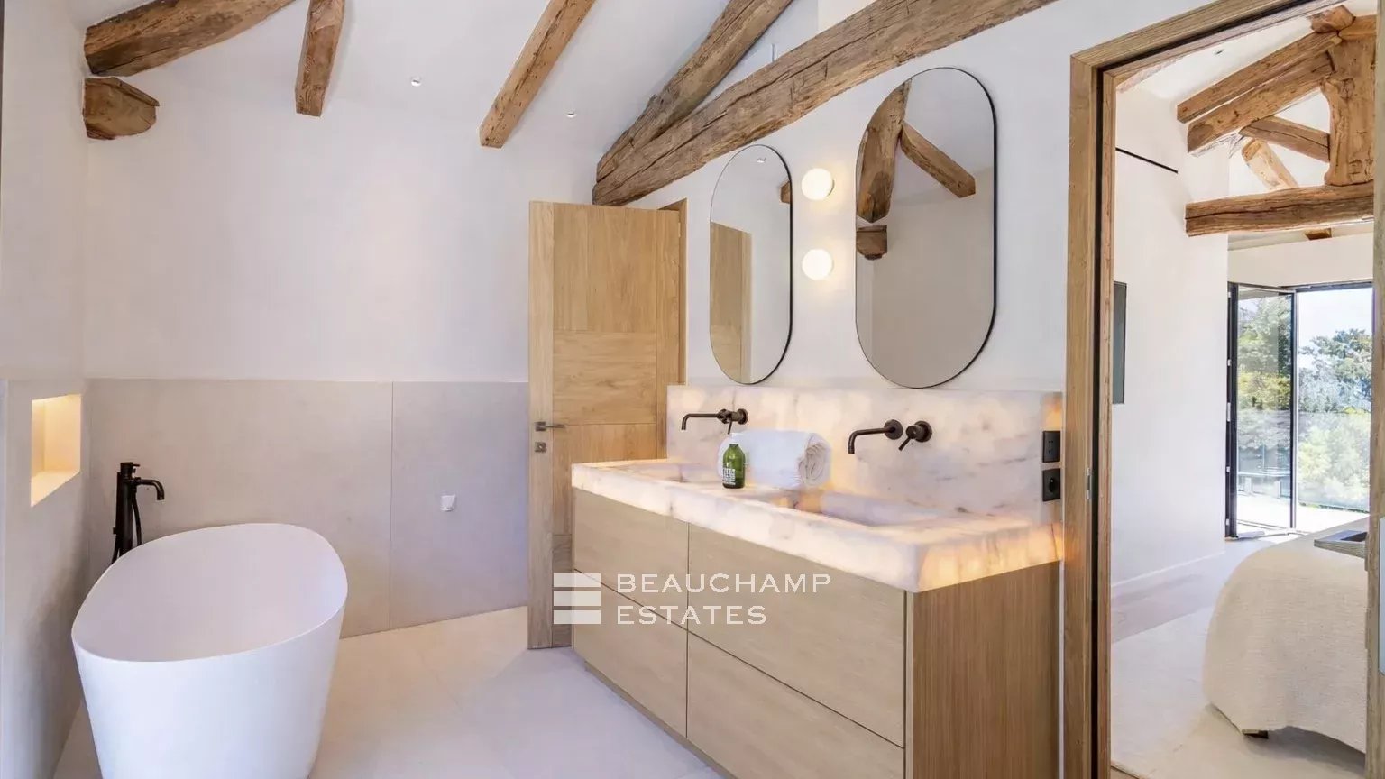 New villa within walking distance of Pampelonne Beach and Club 55 – Ramatuelle New villa within walking distance of Pampelonne Beach and Club 55 – Ramatuelle