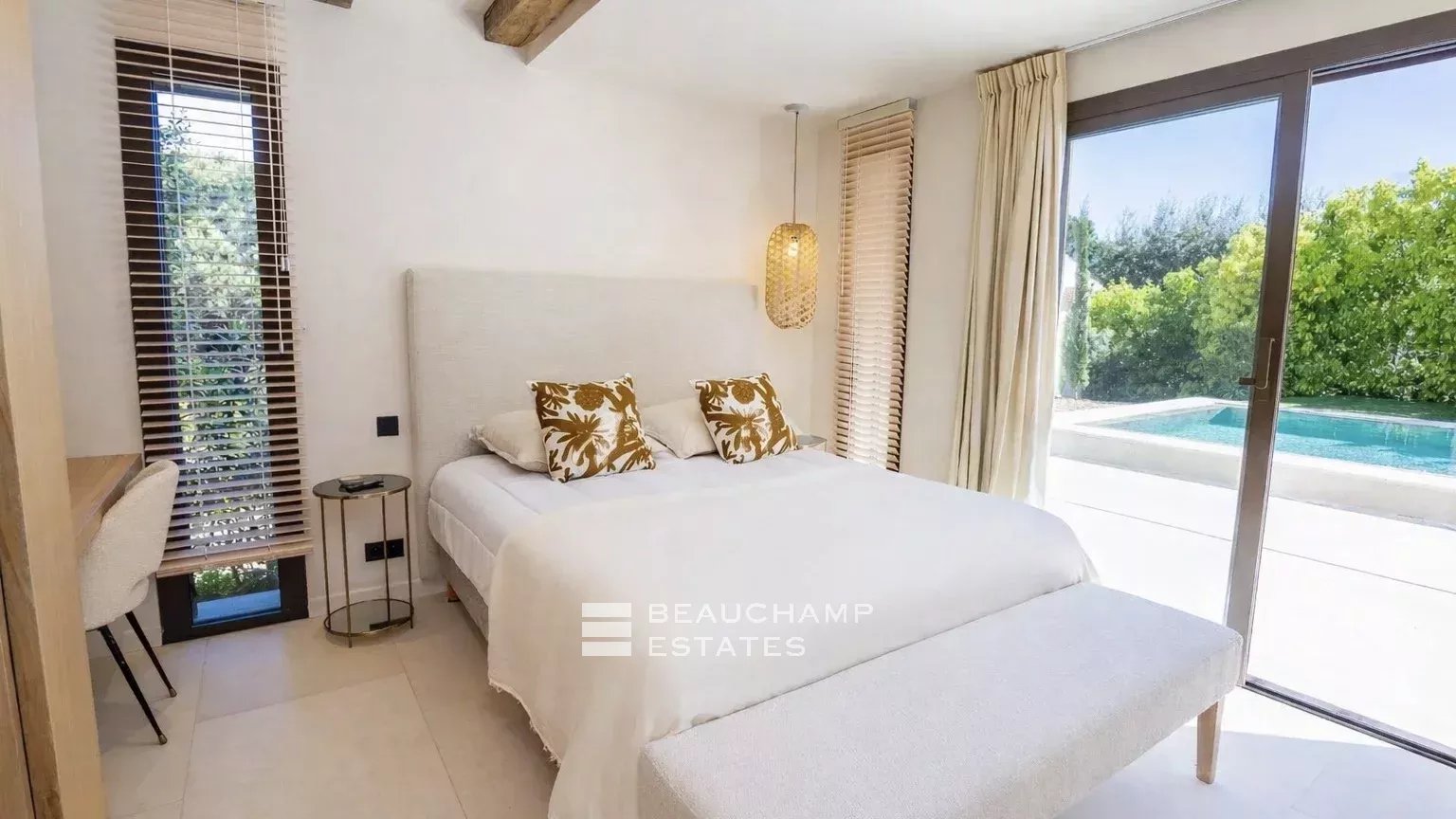 New villa within walking distance of Pampelonne Beach and Club 55 – Ramatuelle New villa within walking distance of Pampelonne Beach and Club 55 – Ramatuelle