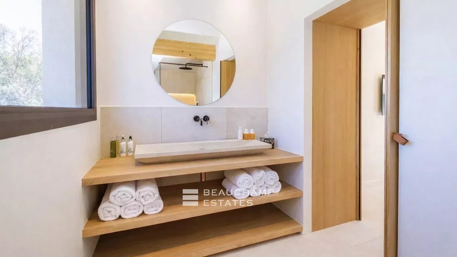 New villa within walking distance of Pampelonne Beach and Club 55 – Ramatuelle New villa within walking distance of Pampelonne Beach and Club 55 – Ramatuelle