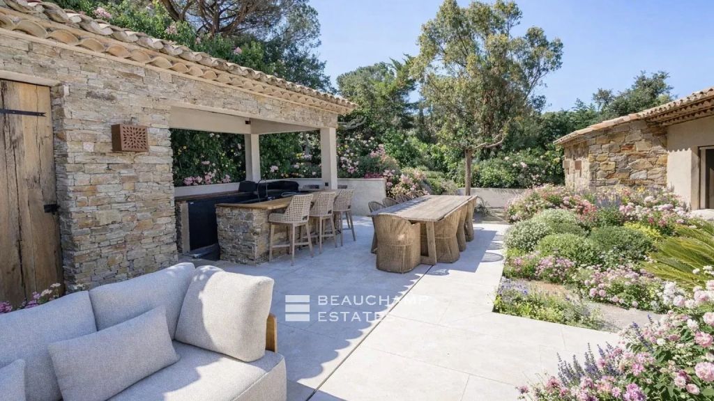 New villa within walking distance of Pampelonne Beach and Club 55 – Ramatuelle