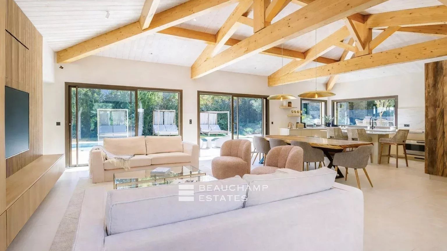 New villa within walking distance of Pampelonne Beach and Club 55 – Ramatuelle New villa within walking distance of Pampelonne Beach and Club 55 – Ramatuelle